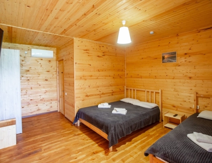 Стандарт 3-местный 1-комнатный в Деревянном корпусе - Отель «Глория» Лдзаа