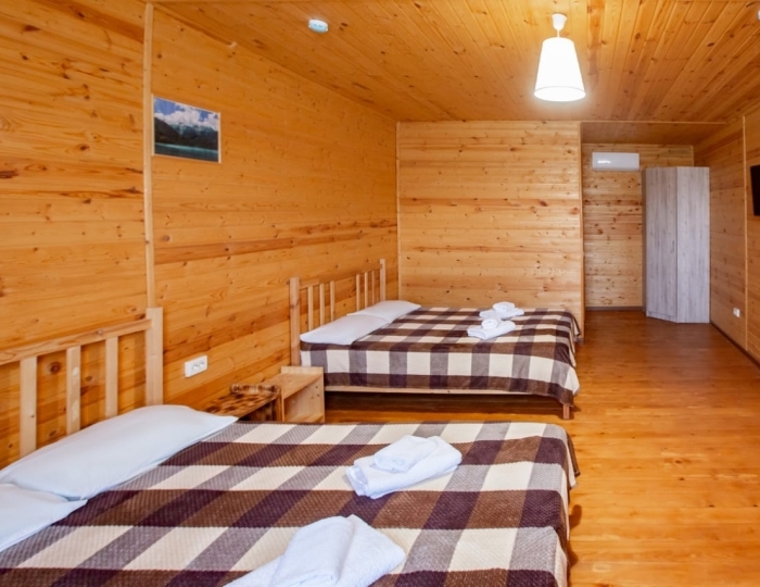 Стандарт 4-местный 1-комнатный в Деревянном корпусе - Отель «Глория» Лдзаа