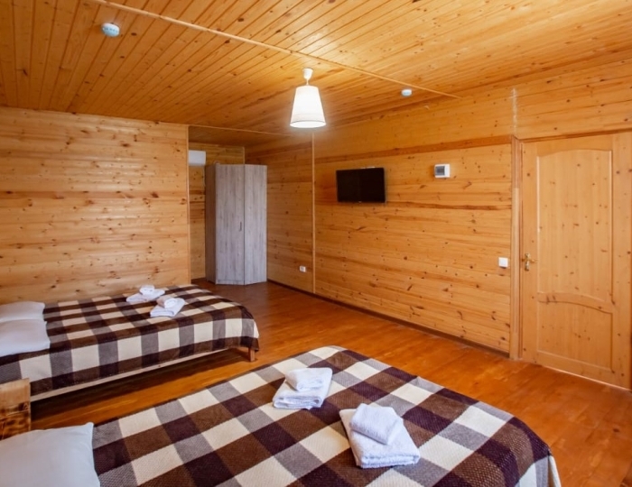 Стандарт 4-местный 1-комнатный в Деревянном корпусе - Отель «Глория» Лдзаа