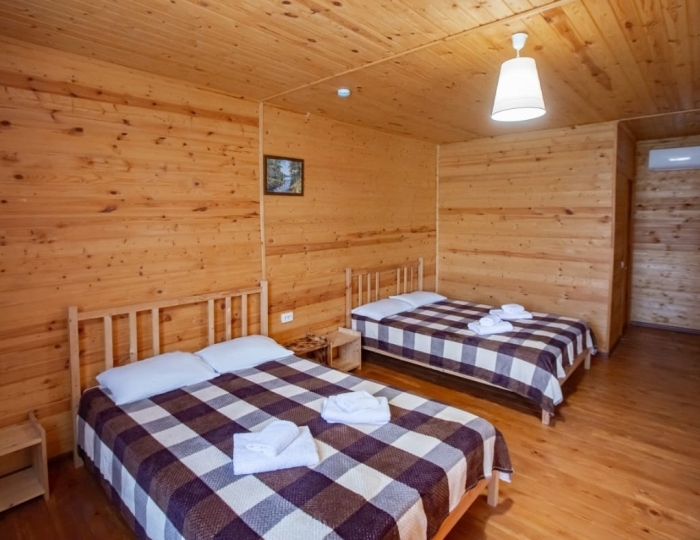 Стандарт 4-местный 1-комнатный в Деревянном корпусе - Отель «Глория» Лдзаа