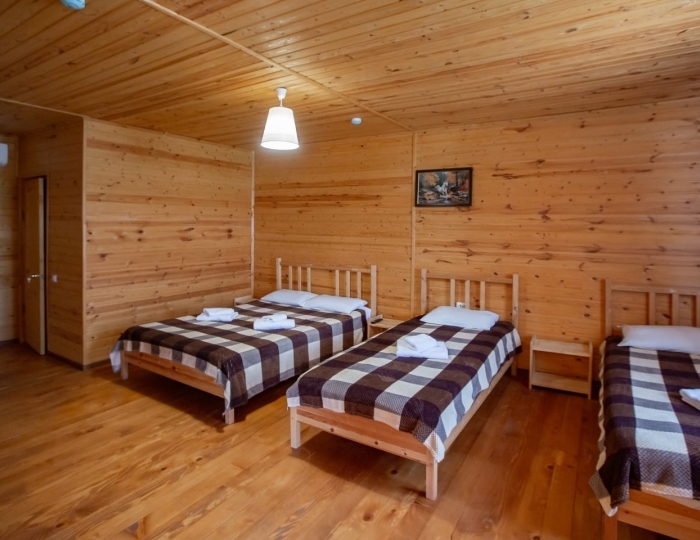 Стандарт 4-местный 1-комнатный в Деревянном корпусе - Отель «Глория» Лдзаа