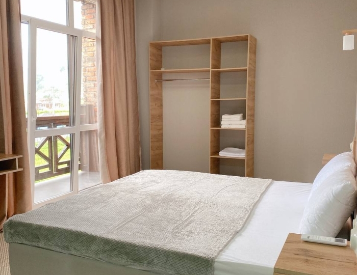 Супериор 4-местный 1-комнатный в Каменном корпусе - Отель «Глория» Лдзаа